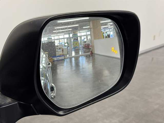 トヨタ ランドクルーザー ZX 三重県 2018(平30)年 6.3万km ブラック プレミアムガソリン/フルタイム4WD/MTモード付フロア6AT/純正 9.2インチナビ*1/（AM/FM/CD/DVD/Blu-ray/SDREC/SD/USB/Bluetooth/VTR/AUX/TV）/トヨタプレミアムサウンド（12スピーカー）*/マルチテレインモニター*/モデリスタエアロ（F/S/R下）/社外後席モニター/ドライブレコーダー 前後/社外セキュリティ/ETC2.0/Toyota Safety Sense/●PCS/●LDA/●レーダークルコン/●AHB/・クリアランスソナー&バックソナー/・ブラインドスポットモニター/・リヤクロストラフィックアラート*1/など/装備/・パワーバックドア（上側）*/・ルーフレール（ブラック）*/・寒冷地仕様*/・ムーンルーフ/・茶革シート/・シートヒーター（D/N/2nd左右）/ベンチレーション（D/N）/・ステアリングヒーター/・パワーシート（D/N）（2nd前後パワースライド機構）/・左右＆後席左右独立オートエアコン/・LEDヘッドランプ/・オートワイパー/・社外22inAW/・ガナドール4本出しマフラー/・社外テールレンズ（純正あり）/など/メカニズム系装備/・高低調整サスペンション/・バリアブルギヤレシオステアリング/など/*…OP装備