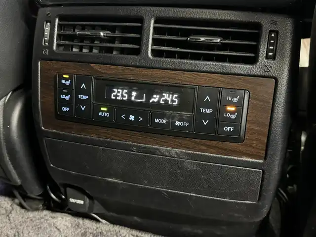 トヨタ ランドクルーザー ZX 三重県 2018(平30)年 6.3万km ブラック プレミアムガソリン/フルタイム4WD/MTモード付フロア6AT/純正 9.2インチナビ*1/（AM/FM/CD/DVD/Blu-ray/SDREC/SD/USB/Bluetooth/VTR/AUX/TV）/トヨタプレミアムサウンド（12スピーカー）*/マルチテレインモニター*/モデリスタエアロ（F/S/R下）/社外後席モニター/ドライブレコーダー 前後/社外セキュリティ/ETC2.0/Toyota Safety Sense/●PCS/●LDA/●レーダークルコン/●AHB/・クリアランスソナー&バックソナー/・ブラインドスポットモニター/・リヤクロストラフィックアラート*1/など/装備/・パワーバックドア（上側）*/・ルーフレール（ブラック）*/・寒冷地仕様*/・ムーンルーフ/・茶革シート/・シートヒーター（D/N/2nd左右）/ベンチレーション（D/N）/・ステアリングヒーター/・パワーシート（D/N）（2nd前後パワースライド機構）/・左右＆後席左右独立オートエアコン/・LEDヘッドランプ/・オートワイパー/・社外22inAW/・ガナドール4本出しマフラー/・社外テールレンズ（純正あり）/など/メカニズム系装備/・高低調整サスペンション/・バリアブルギヤレシオステアリング/など/*…OP装備