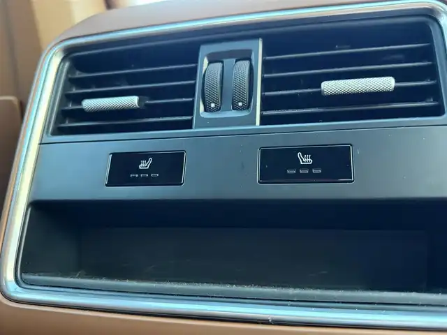 ポルシェ カイエン クーペ 愛知県 2020(令2)年 5.3万km キャララホワイトメタリック /禁煙//正規ディーラー車/【メーカーオプション】/・フロアマット/・イオナイザー/・ステアリングヒーター/・5人乗りシート/・21インチスパイダーホイール/・シートベンチレーション/・PDLS付LEDヘッドライト/・シートベルトブラウン/・レーンキープアシスト/・14wayシート/・プライバシーガラス/・コンフォートアクセス/・自動防眩ミラー//スポーツクロノ//パノラマルーフ//ドライブレコーダー//ETC2.0//パワーバックドア//茶革シート//前後シートヒーター//アイドリングストップ//革巻きステアリング//ステアリングスイッチ//パドルシフト//オートリトラウィンカーミラー//スマートキー//電動リアスポイラー//ポルシェアクティブセーフ//サラウンドアシスト//パークアシスト//ACC//BSM//メーカーナビ//全方位カメラ//BT/AM/FM//オフロードモード//電子パーキング//SPORT/SPORT＋/NORMALモード//バーチャルコックピット//横滑り防止//保証書//取扱説明書//スペアキー