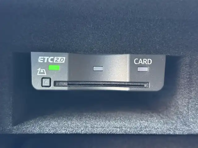 ポルシェ カイエン クーペ 愛知県 2020(令2)年 5.3万km キャララホワイトメタリック /禁煙//正規ディーラー車/【メーカーオプション】/・フロアマット/・イオナイザー/・ステアリングヒーター/・5人乗りシート/・21インチスパイダーホイール/・シートベンチレーション/・PDLS付LEDヘッドライト/・シートベルトブラウン/・レーンキープアシスト/・14wayシート/・プライバシーガラス/・コンフォートアクセス/・自動防眩ミラー//スポーツクロノ//パノラマルーフ//ドライブレコーダー//ETC2.0//パワーバックドア//茶革シート//前後シートヒーター//アイドリングストップ//革巻きステアリング//ステアリングスイッチ//パドルシフト//オートリトラウィンカーミラー//スマートキー//電動リアスポイラー//ポルシェアクティブセーフ//サラウンドアシスト//パークアシスト//ACC//BSM//メーカーナビ//全方位カメラ//BT/AM/FM//オフロードモード//電子パーキング//SPORT/SPORT＋/NORMALモード//バーチャルコックピット//横滑り防止//保証書//取扱説明書//スペアキー