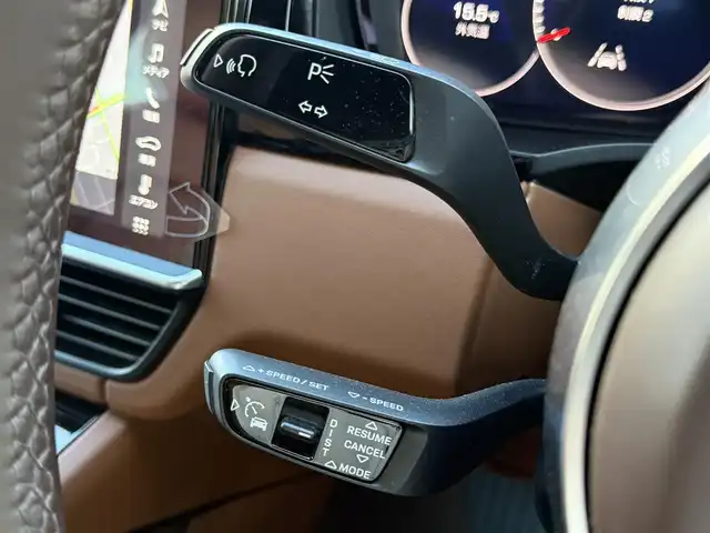 ポルシェ カイエン クーペ 愛知県 2020(令2)年 5.3万km キャララホワイトメタリック /禁煙//正規ディーラー車/【メーカーオプション】/・フロアマット/・イオナイザー/・ステアリングヒーター/・5人乗りシート/・21インチスパイダーホイール/・シートベンチレーション/・PDLS付LEDヘッドライト/・シートベルトブラウン/・レーンキープアシスト/・14wayシート/・プライバシーガラス/・コンフォートアクセス/・自動防眩ミラー//スポーツクロノ//パノラマルーフ//ドライブレコーダー//ETC2.0//パワーバックドア//茶革シート//前後シートヒーター//アイドリングストップ//革巻きステアリング//ステアリングスイッチ//パドルシフト//オートリトラウィンカーミラー//スマートキー//電動リアスポイラー//ポルシェアクティブセーフ//サラウンドアシスト//パークアシスト//ACC//BSM//メーカーナビ//全方位カメラ//BT/AM/FM//オフロードモード//電子パーキング//SPORT/SPORT＋/NORMALモード//バーチャルコックピット//横滑り防止//保証書//取扱説明書//スペアキー