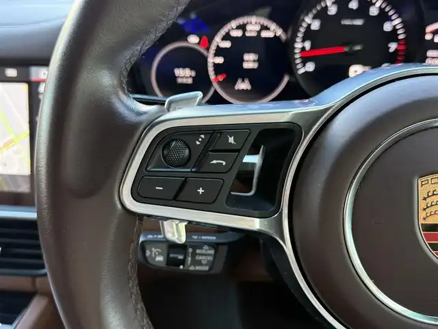 ポルシェ カイエン クーペ 愛知県 2020(令2)年 5.3万km キャララホワイトメタリック /禁煙//正規ディーラー車/【メーカーオプション】/・フロアマット/・イオナイザー/・ステアリングヒーター/・5人乗りシート/・21インチスパイダーホイール/・シートベンチレーション/・PDLS付LEDヘッドライト/・シートベルトブラウン/・レーンキープアシスト/・14wayシート/・プライバシーガラス/・コンフォートアクセス/・自動防眩ミラー//スポーツクロノ//パノラマルーフ//ドライブレコーダー//ETC2.0//パワーバックドア//茶革シート//前後シートヒーター//アイドリングストップ//革巻きステアリング//ステアリングスイッチ//パドルシフト//オートリトラウィンカーミラー//スマートキー//電動リアスポイラー//ポルシェアクティブセーフ//サラウンドアシスト//パークアシスト//ACC//BSM//メーカーナビ//全方位カメラ//BT/AM/FM//オフロードモード//電子パーキング//SPORT/SPORT＋/NORMALモード//バーチャルコックピット//横滑り防止//保証書//取扱説明書//スペアキー