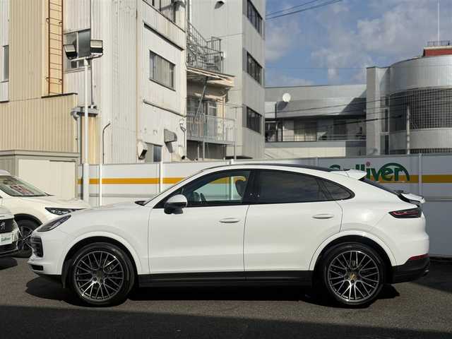 ポルシェ カイエン クーペ 愛知県 2020(令2)年 5.3万km キャララホワイトメタリック /禁煙//正規ディーラー車/【メーカーオプション】/・フロアマット/・イオナイザー/・ステアリングヒーター/・5人乗りシート/・21インチスパイダーホイール/・シートベンチレーション/・PDLS付LEDヘッドライト/・シートベルトブラウン/・レーンキープアシスト/・14wayシート/・プライバシーガラス/・コンフォートアクセス/・自動防眩ミラー//スポーツクロノ//パノラマルーフ//ドライブレコーダー//ETC2.0//パワーバックドア//茶革シート//前後シートヒーター//アイドリングストップ//革巻きステアリング//ステアリングスイッチ//パドルシフト//オートリトラウィンカーミラー//スマートキー//電動リアスポイラー//ポルシェアクティブセーフ//サラウンドアシスト//パークアシスト//ACC//BSM//メーカーナビ//全方位カメラ//BT/AM/FM//オフロードモード//電子パーキング//SPORT/SPORT＋/NORMALモード//バーチャルコックピット//横滑り防止//保証書//取扱説明書//スペアキー