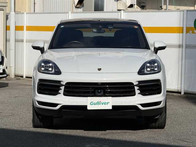 ポルシェ カイエン クーペ 愛知県 2020(令2)年 5.3万km キャララホワイトメタリック /禁煙//正規ディーラー車/【メーカーオプション】/・フロアマット/・イオナイザー/・ステアリングヒーター/・5人乗りシート/・21インチスパイダーホイール/・シートベンチレーション/・PDLS付LEDヘッドライト/・シートベルトブラウン/・レーンキープアシスト/・14wayシート/・プライバシーガラス/・コンフォートアクセス/・自動防眩ミラー//スポーツクロノ//パノラマルーフ//ドライブレコーダー//ETC2.0//パワーバックドア//茶革シート//前後シートヒーター//アイドリングストップ//革巻きステアリング//ステアリングスイッチ//パドルシフト//オートリトラウィンカーミラー//スマートキー//電動リアスポイラー//ポルシェアクティブセーフ//サラウンドアシスト//パークアシスト//ACC//BSM//メーカーナビ//全方位カメラ//BT/AM/FM//オフロードモード//電子パーキング//SPORT/SPORT＋/NORMALモード//バーチャルコックピット//横滑り防止//保証書//取扱説明書//スペアキー