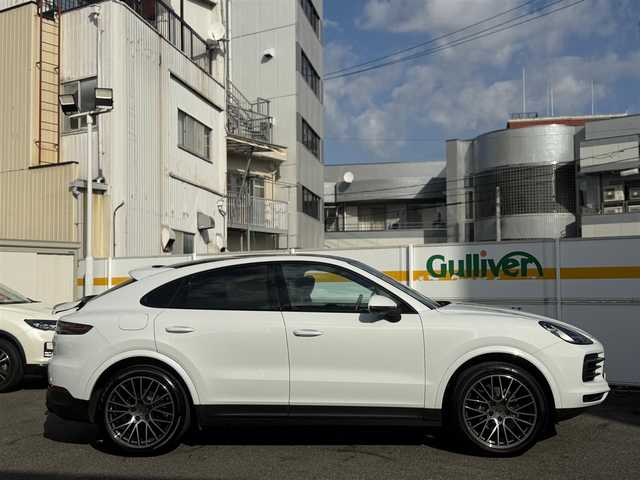 ポルシェ カイエン クーペ 愛知県 2020(令2)年 5.3万km キャララホワイトメタリック /禁煙//正規ディーラー車/【メーカーオプション】/・フロアマット/・イオナイザー/・ステアリングヒーター/・5人乗りシート/・21インチスパイダーホイール/・シートベンチレーション/・PDLS付LEDヘッドライト/・シートベルトブラウン/・レーンキープアシスト/・14wayシート/・プライバシーガラス/・コンフォートアクセス/・自動防眩ミラー//スポーツクロノ//パノラマルーフ//ドライブレコーダー//ETC2.0//パワーバックドア//茶革シート//前後シートヒーター//アイドリングストップ//革巻きステアリング//ステアリングスイッチ//パドルシフト//オートリトラウィンカーミラー//スマートキー//電動リアスポイラー//ポルシェアクティブセーフ//サラウンドアシスト//パークアシスト//ACC//BSM//メーカーナビ//全方位カメラ//BT/AM/FM//オフロードモード//電子パーキング//SPORT/SPORT＋/NORMALモード//バーチャルコックピット//横滑り防止//保証書//取扱説明書//スペアキー