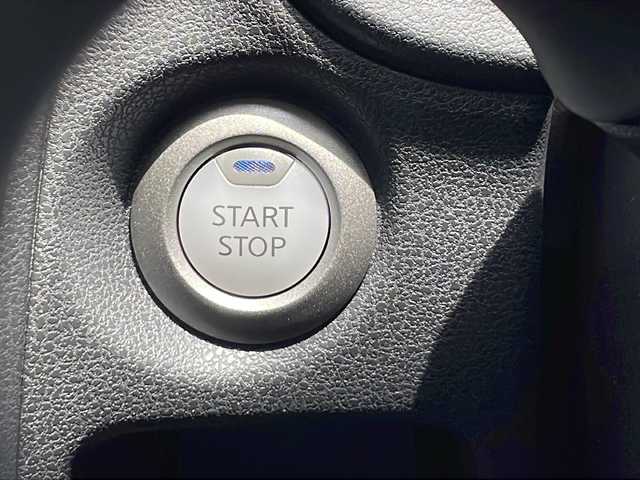 日産 ノート e－パワー X 長野県 2018(平30)年 3.3万km ホワイト 純正ナビ（CD/TV/Bluetooth） MJ117D-W　/アラウンドビューモニター（全周囲カメラ）　/インテリジェント ルームミラー　/プッシュスタート　/エマージェンシーブレーキ（衝突被害軽減）　/LDW　車線逸脱防止警報　/フロント & バックソナー　/踏み間違い防止アシスト　/オートエアコン　/オートライト　/オートハイビーム　/ETC　/インテリジェントキーシステム　/保　