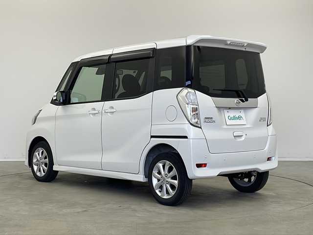 日産 デイズ ルークス ハイウェイスター Xターボ 新潟県 2019(令1)年 2.9万km ホワイトパール 純正SDナビ【MC314D-W】/（全方位カメラ/フルセグTV/BT/CD/DVD）/パワースライドドア/IC付ターボ/エマージェンシーブレーキ/プッシュスタート/スマートキー/コーナーセンサー前後/純正１４インチAW/純正フロアマット/革巻ステアリング/ステアリングスイッチ/ステアリングチルト機構/電格ミラー/ウィンカーミラー/オートマチックハイビームLED/フロントフォグ/ナノイーエアコン/ドアバイザー/フルフラットシート/横滑り防止装置/保証書