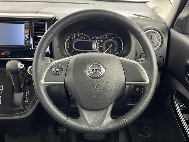 日産 デイズ ルークス ハイウェイスター Xターボ 新潟県 2019(令1)年 2.9万km ホワイトパール 純正SDナビ【MC314D-W】/（全方位カメラ/フルセグTV/BT/CD/DVD）/パワースライドドア/IC付ターボ/エマージェンシーブレーキ/プッシュスタート/スマートキー/コーナーセンサー前後/純正１４インチAW/純正フロアマット/革巻ステアリング/ステアリングスイッチ/ステアリングチルト機構/電格ミラー/ウィンカーミラー/オートマチックハイビームLED/フロントフォグ/ナノイーエアコン/ドアバイザー/フルフラットシート/横滑り防止装置/保証書