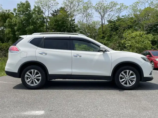 日産 エクストレイル 20X エマージェンシーブレーキ 青森県 2015(平27)年 9.9万km ブリリアントホワイトパール パートタイム4WD/純正メモリナビ/　 CD/DVD/AUX/USB/BT/フルセグTV/バックカメラ/全方位カメラ/クルーズコントロール/LEDオートライト/フォグランプ/純正17インチアルミホイール/シートヒーター/ダウンヒルアシストコントロール/ルーフレール/ブラインドスポットモニタリング/スマートキー/ETC