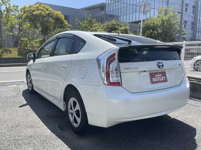 トヨタ プリウス S 愛知県 2014(平26)年 8.4万km ホワイトパールクリスタルシャイン (株)IDOMが運営する【じしゃロン名古屋鳴海店】の自社ローン専用車両になりますこちらは現金またはオートローンご利用時の価格です。自社ローンご希望の方は別途その旨お申付け下さい/純正7型HDDナビ（フルセグ/BT/DVD/CD)/バックモニタ/ドラレコ/ETC/エンジンスタートボタン/スマートキー/純正アルミホイール