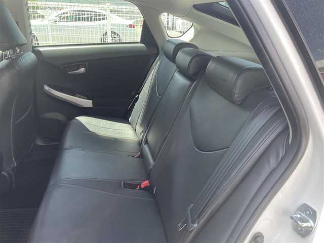 トヨタ プリウス S 愛知県 2014(平26)年 8.4万km ホワイトパールクリスタルシャイン (株)IDOMが運営する【じしゃロン名古屋鳴海店】の自社ローン専用車両になりますこちらは現金またはオートローンご利用時の価格です。自社ローンご希望の方は別途その旨お申付け下さい/純正7型HDDナビ（フルセグ/BT/DVD/CD)/バックモニタ/ドラレコ/ETC/エンジンスタートボタン/スマートキー/純正アルミホイール