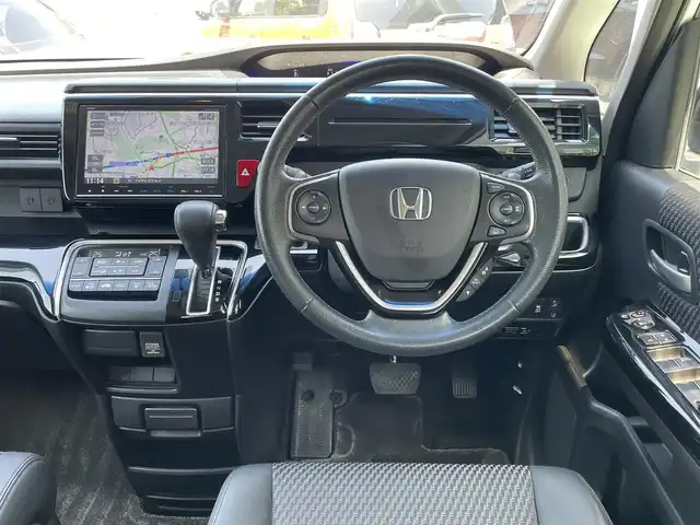 ホンダ ステップワゴン モデューロX 神奈川県 2017(平29)年 10.1万km ホワイトオーキッドパール ワンオーナー/純正9インチインターナビ/　（CD・DVD・Bluetooth）/フルセグTV/両側パワースライドドア/バックカメラ/ハーフレザーシート/アダプティブクルーズコントロール/プラズマクラスター搭載LED照明/前方ドライブレコーダー/Modulo X専用17インチAW/スマートキー×2/保証書/取扱説明書/H29/30/R1/R2/R4/R6記録簿有り