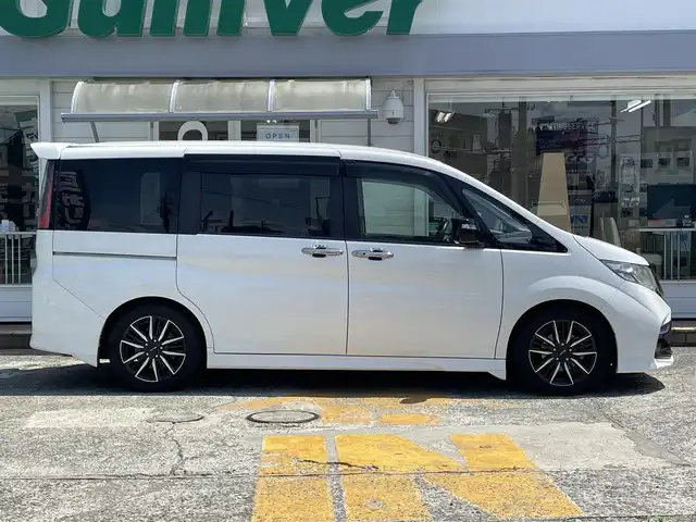 ホンダ ステップワゴン モデューロX 神奈川県 2017(平29)年 10.1万km ホワイトオーキッドパール ワンオーナー/純正9インチインターナビ/　（CD・DVD・Bluetooth）/フルセグTV/両側パワースライドドア/バックカメラ/ハーフレザーシート/アダプティブクルーズコントロール/プラズマクラスター搭載LED照明/前方ドライブレコーダー/Modulo X専用17インチAW/スマートキー×2/保証書/取扱説明書/H29/30/R1/R2/R4/R6記録簿有り