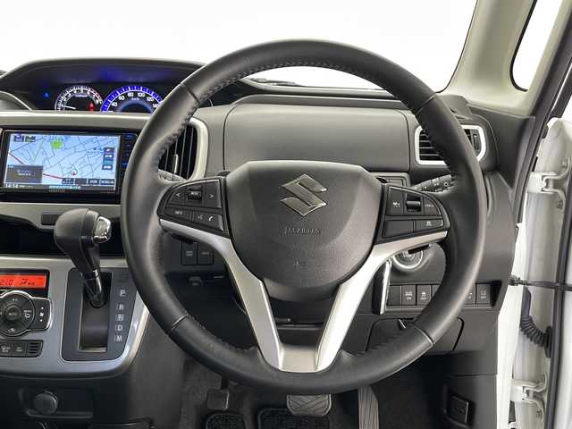 スズキ ソリオ HV MZ Dカメラ ブレーキS 長野県 2020(令2)年 4万km ピュアホワイトP 4WD/純正ナビ/追従型クルーズコントロール/両側パワースライドドア/ドライブレコーダー/バックカメラ/アイドリングストップ/フルセグTV/Bluetooth/CD/DVD/ビルトインETC/MTモード付AT/純正フロアマット/純正アルミホイール/ステアリングスイッチ/パドルシフト/2列目サンシェード/電動格納ミラー/ドアバイザー/冬タイヤ車載（社外アルミホイール付）