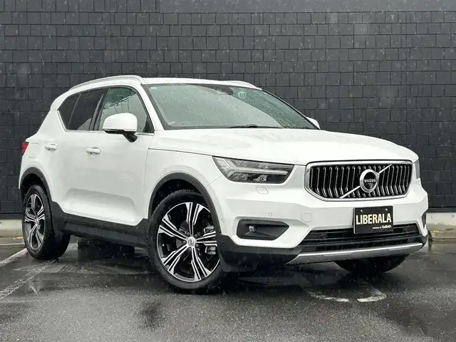 ボルボ ＸＣ４０ T4 AWD インスクリプション 埼玉県 2019(令1)年 2.9万km 白 純正ナビ　/Bluetooth接続/フルセグテレビ/バックカメラ/純正アルミホイール/パワーシート/シートヒーター/ACC