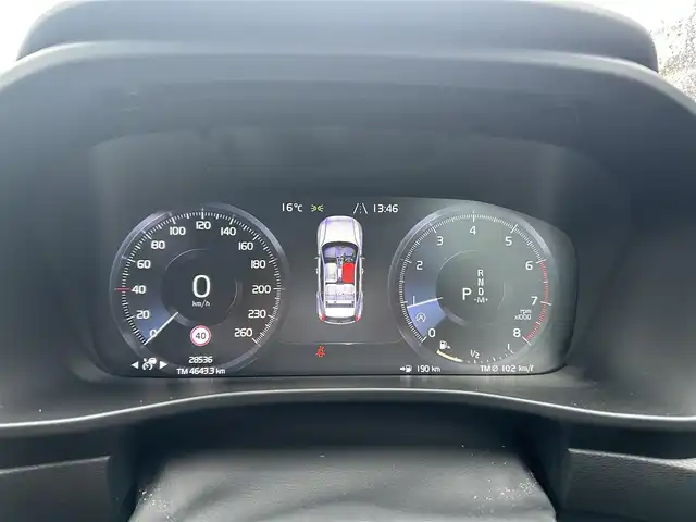 ボルボ ＸＣ４０ T4 AWD インスクリプション 埼玉県 2019(令1)年 2.9万km 白 純正ナビ　/Bluetooth接続/フルセグテレビ/バックカメラ/純正アルミホイール/パワーシート/シートヒーター/ACC