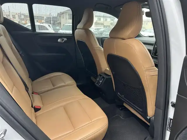 ボルボ ＸＣ４０ T4 AWD インスクリプション 埼玉県 2019(令1)年 2.9万km 白 純正ナビ　/Bluetooth接続/フルセグテレビ/バックカメラ/純正アルミホイール/パワーシート/シートヒーター/ACC