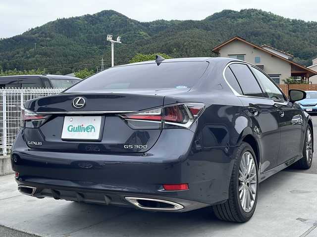 レクサス ＧＳ 300 バージョンL 山梨県 2019(令1)年 2.1万km ダークグレーマイカ ワンオーナー/バックカメラ/ETC/サンルーフ/アイドリングストップ/三眼LEDヘッドライト/Bluetooth再生/メモリ付きパワーシート/全席シートヒーター/ベンチレーション/ブラインドスポットモニター　/電動リアゲート　/スマートキー/衝突軽減装置/レザーシート/フルセグ/クリアランスソナー