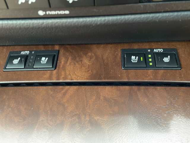 レクサス ＧＳ 300 バージョンL 山梨県 2019(令1)年 2.1万km ダークグレーマイカ ワンオーナー/バックカメラ/ETC/サンルーフ/アイドリングストップ/三眼LEDヘッドライト/Bluetooth再生/メモリ付きパワーシート/全席シートヒーター/ベンチレーション/ブラインドスポットモニター　/電動リアゲート　/スマートキー/衝突軽減装置/レザーシート/フルセグ/クリアランスソナー