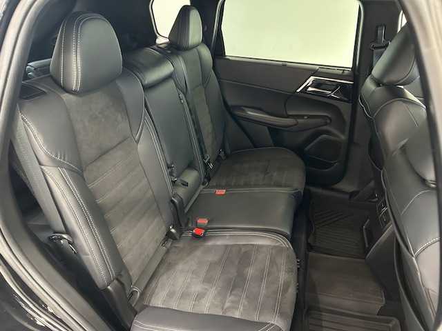 三菱 アウトランダー ＰＨＥＶ ブラックエディション 宮城県 2023(令5)年 2万km アメジストブラック 4WD/BOSEサウンド/クルーズコントロール追従有/レーンキープアシスト/オートマチックハイビーム/ダウンヒルアシストコントロール/コーナーセンサー前後/オートホールド/パドルシフト/ガラスルーフ/3列シート/電動リアゲート/置くだけ充電/100V充電/ハンドルヒーター/パワーシート/ハーフレザー/シートヒーター/純正LEDヘッドライト/フォグランプ/オートライト/純正メモリナビ/全方位バックカメラ/純正フルセグTV/Bluetooth接続/USB入力端子/純正ビルドインETC2.0/純正フロアマット/純正20インチアルミホイール