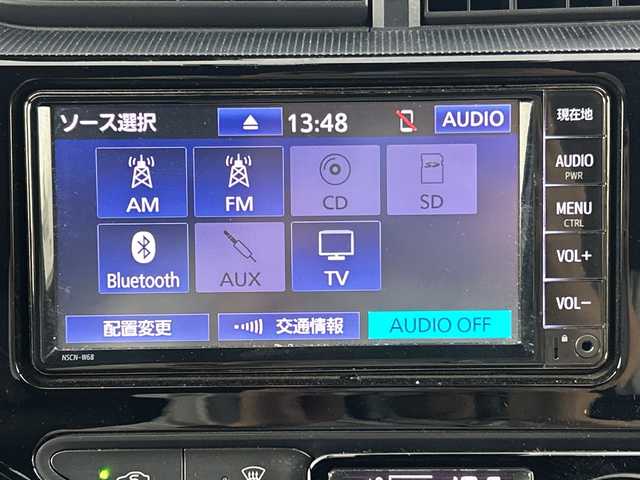 トヨタ アクア クロスオーバー グラム 愛知県 2020(令2)年 4.9万km ホワイトパールクリスタルシャイン 純正ナビ(NSCD-W68)/（ワンセグ/ＣＤ/Ｂｌｕｅｔｏｏｔｈ/AM/FM)　/バックカメラ　/ビルトインＥＴＣ　/ドライブレコーダー　/衝突軽減ブレーキ　/レーンキープアシスト/オートマチックハイビーム　/キセノンヘッドライト　/前後コーナーセンサー　/スマートキー　/スペアキー有/純正アルミホイール/純正フロアマット