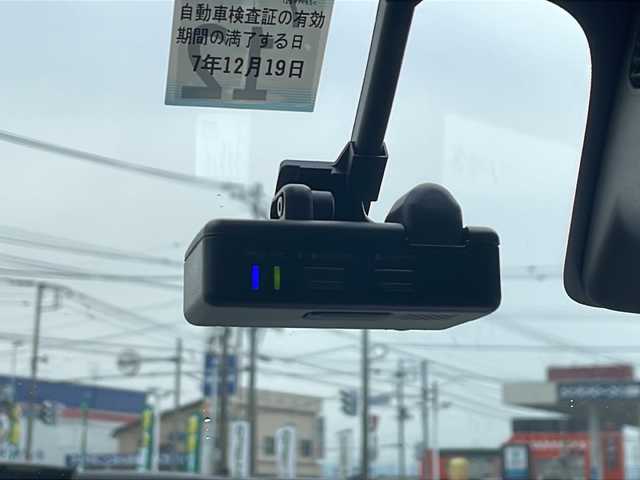 スズキ ソリオ HV MZ 道北・旭川 2022(令4)年 2万km スターシルバーメタリック .4WD/・寒冷地仕様/・禁煙/.純正ナビTV/BT/USB/CD/DVD/・apple carplay/・Android Auto/・全方位モニター/・両側パワースライドドア/・純正15インチアルミホイール/スズキセーフティサポート/・デュアルカメラブレーキサポート/・誤発進抑制機能/・車線逸脱警報機能/・ふらつき警報機能/・コーナーセンサー後方/・オートライト/・ハイビームアシスト/・アダプティクルーズコントロール/・カラーヘッドアップディスプレイ/・シートヒーター /・SRSカーテンエアバック/・革巻きステアリング/・スリムサーキュレーター/・社外AW付き冬タイヤ積込/・フルフラットシート/・ETC/・セカンドシートテーブル/・保証書
