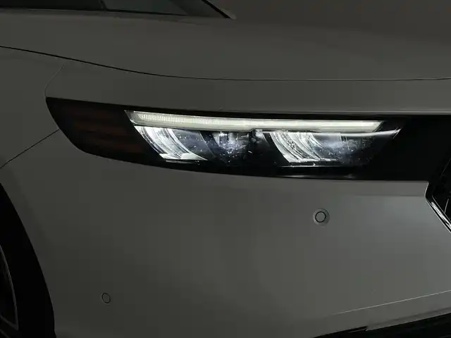 ホンダ アコード e:HEV 群馬県 2024(令6)年 1.7万km パール ホンダセンシング360/・Honda パーキングパイロット/・後退出庫サポート/・ブラインドスポットインフォメーション/・誤発進抑制機能/後方誤発進抑制機能/・衝突軽減ブレーキ（CMBS）/・先行車発進お知らせ機能/・車線維持支援システム（LKAS）/・標識認識機能/・渋滞追従機能付アダプティブクルーズコントロール（ACC）/・近距離衝突軽減ブレーキ/・パーキングセンサーシステム/・アダプティブドライビングビーム/Google搭載 12.3インチHonda CONNECTディスプレー/（フルセグTV/BT/USB/Android Auto/Apple Car Paly）/マルチビューカメラシステム/LEDアンビエントライト/BOSEプレミアムサウンドシステム/前席シートヒーター/リア左右席シートヒーター/前席パワーシート/メモリーパワーシート/ビルトインETC
