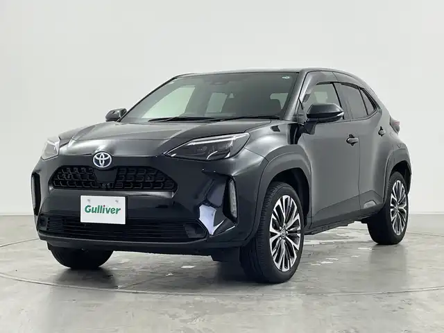 トヨタ ヤリスクロス ハイブリッド Z 群馬県 2023(令5)年 1.8万km ブラックマイカ 純正８型ディスプレイオーディオ　全周囲カメラ　ハーフレザーシート　前席シートヒーター　パワーシート　ステアリングヒーター　ビルトインＥＴＣ　アダプティブクルーズコントロール　ＢＳＭ　ＬＥＤ　禁煙