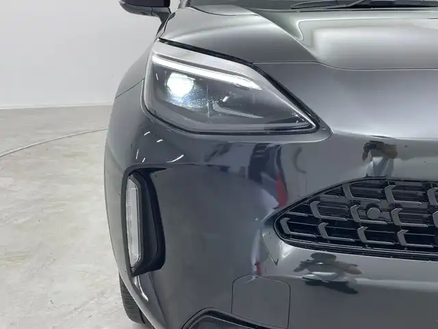 トヨタ ヤリスクロス ハイブリッド Z 群馬県 2023(令5)年 1.8万km ブラックマイカ 純正８型ディスプレイオーディオ　全周囲カメラ　ハーフレザーシート　前席シートヒーター　パワーシート　ステアリングヒーター　ビルトインＥＴＣ　アダプティブクルーズコントロール　ＢＳＭ　ＬＥＤ　禁煙