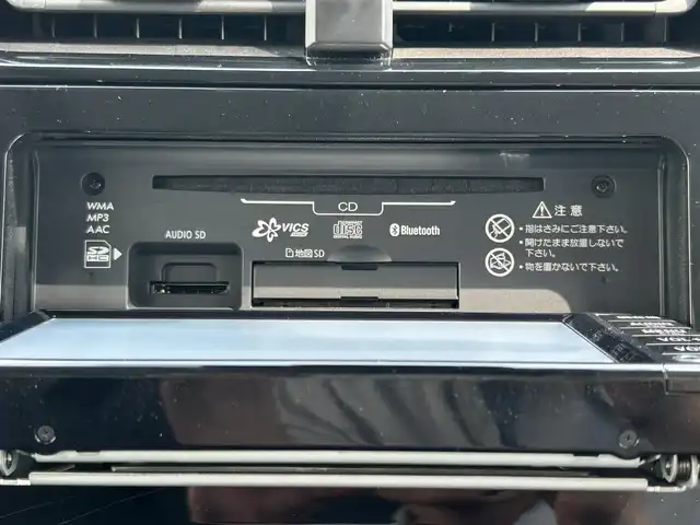 トヨタ プリウス Sセーフティプラス 佐賀県 2017(平29)年 6.5万km ホワイトパールクリスタルシャイン サンルーフ/トヨタセーフティセンス/・プリクラッシュセーフティ/・レーダークルーズコントロール/・レーンディパーチャーアラート/・オートマチックハイビーム/前後コーナーセンサー/純正ナビ/・BT/TV/CD/・バックカメラ/ヘッドアップディスプレイ/LEDヘッドライト/フォグランプ/オートライト/オートワイパー/純正フロアマット/純正15インチAW/ビルトインETC/前方ドライブレコーダー(SN-ST5600)/スペアキー×１