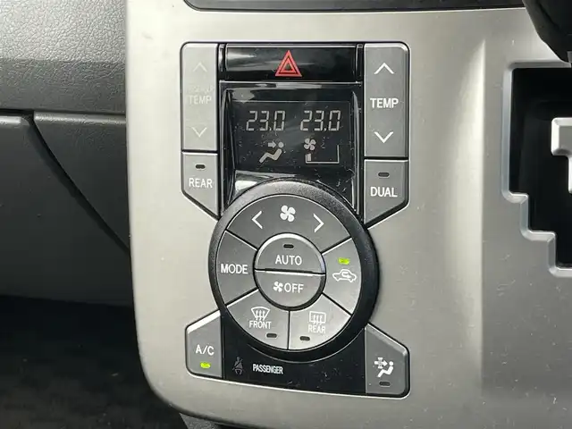 トヨタ ノア X スマートエディション 道央・札幌 2009(平21)年 13.6万km シルバーM ４WD/寒冷地仕様/純正ディーラーOPナビ/CD/DVD/SD/ワンセグ/センターデフロック/バックカメラ/ETC/ECOMODE/ステアリングリモコン/両側パワースライドドア/プッシュスタート/スマートキー/HIDヘッドライト/オートライト/電動格納ミラー/ウィンカーミラー/純正フロアマット/スペアキー/社外エンジンスターター