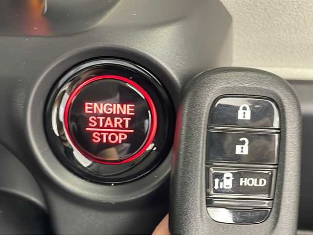 ホンダ Ｎ ＢＯＸ 群馬県 2024(令6)年 0.6万km プラチナホワイトパール ナビ　フルセグＴＶ　バックカメラ　片側電動スライドドア　衝突被害軽減ブレーキ　レーンアシスト　アダプティブクルーズコントロール　クリアランスソナー　オートハイビーム　ＬＥＤ　ＥＴＣ　スマートキー　禁煙