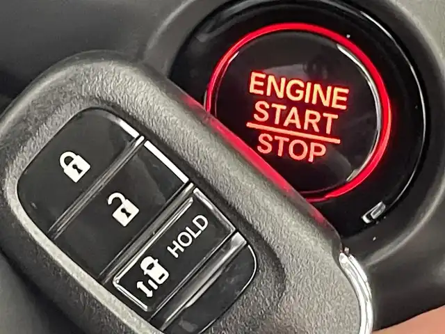 ホンダ Ｎ ＢＯＸ 群馬県 2024(令6)年 0.6万km プラチナホワイトパール ナビ　フルセグＴＶ　バックカメラ　片側電動スライドドア　衝突被害軽減ブレーキ　レーンアシスト　アダプティブクルーズコントロール　クリアランスソナー　オートハイビーム　ＬＥＤ　ＥＴＣ　スマートキー　禁煙