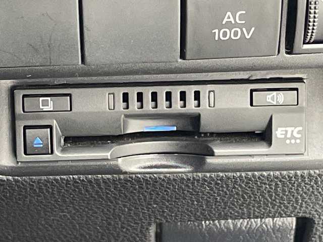 トヨタ アクア G 群馬県 2022(令4)年 4.3万km プラチナホワイトパールマイカ 純正ナビ　バックカメラ　アダプティブクルーズコントロール　レーンキープアシスト　オートマチックハイビーム　衝突被害軽減ブレーキ　ドライブレコーダー　クリアランスソナー　ＥＴＣ　ＬＥＤライト　禁煙車