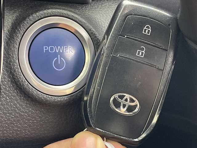 トヨタ アクア G 群馬県 2022(令4)年 4.3万km プラチナホワイトパールマイカ 純正ナビ　バックカメラ　アダプティブクルーズコントロール　レーンキープアシスト　オートマチックハイビーム　衝突被害軽減ブレーキ　ドライブレコーダー　クリアランスソナー　ＥＴＣ　ＬＥＤライト　禁煙車