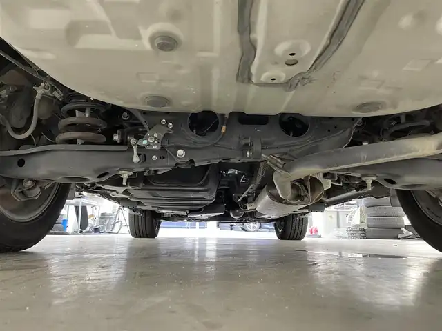 トヨタ ハリアー プレミアム 滋賀県 2019(令1)年 5.1万km ブラック ALPINE10インチナビ/【Bluetooth/CD/DVD/USB/フルセグTV/HDMI】/ALPINEフリップダウンモニター/トヨタセーフティセンス/・プリクラッシュセーフティ/・レーンディパーチャーアラート/・レーダークルーズコントロール/・オートマチックハイビーム/バックカメラ/クリアランスソナー/LEDヘッドライト/ハーフレザーシート/D席パワーシート/前後ドライブレコーダー/電動パーキングブレーキ/オートブレーキホールド/プッシュスタート/スマートキー/ステアリングリモコン/ドアバイザー/純正フロアマット
