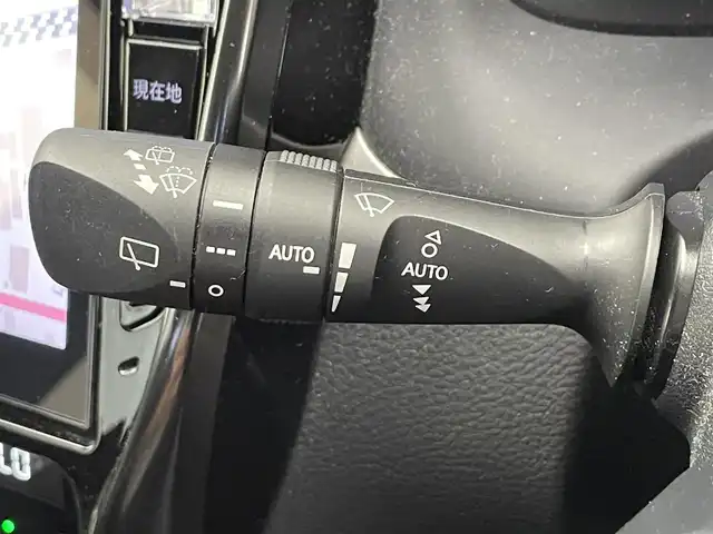 トヨタ ハリアー プレミアム 滋賀県 2019(令1)年 5.1万km ブラック ALPINE10インチナビ/【Bluetooth/CD/DVD/USB/フルセグTV/HDMI】/ALPINEフリップダウンモニター/トヨタセーフティセンス/・プリクラッシュセーフティ/・レーンディパーチャーアラート/・レーダークルーズコントロール/・オートマチックハイビーム/バックカメラ/クリアランスソナー/LEDヘッドライト/ハーフレザーシート/D席パワーシート/前後ドライブレコーダー/電動パーキングブレーキ/オートブレーキホールド/プッシュスタート/スマートキー/ステアリングリモコン/ドアバイザー/純正フロアマット
