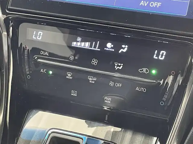 トヨタ ハリアー プレミアム 滋賀県 2019(令1)年 5.1万km ブラック ALPINE10インチナビ/【Bluetooth/CD/DVD/USB/フルセグTV/HDMI】/ALPINEフリップダウンモニター/トヨタセーフティセンス/・プリクラッシュセーフティ/・レーンディパーチャーアラート/・レーダークルーズコントロール/・オートマチックハイビーム/バックカメラ/クリアランスソナー/LEDヘッドライト/ハーフレザーシート/D席パワーシート/前後ドライブレコーダー/電動パーキングブレーキ/オートブレーキホールド/プッシュスタート/スマートキー/ステアリングリモコン/ドアバイザー/純正フロアマット