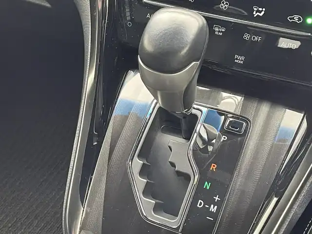 トヨタ ハリアー プレミアム 滋賀県 2019(令1)年 5.1万km ブラック ALPINE10インチナビ/【Bluetooth/CD/DVD/USB/フルセグTV/HDMI】/ALPINEフリップダウンモニター/トヨタセーフティセンス/・プリクラッシュセーフティ/・レーンディパーチャーアラート/・レーダークルーズコントロール/・オートマチックハイビーム/バックカメラ/クリアランスソナー/LEDヘッドライト/ハーフレザーシート/D席パワーシート/前後ドライブレコーダー/電動パーキングブレーキ/オートブレーキホールド/プッシュスタート/スマートキー/ステアリングリモコン/ドアバイザー/純正フロアマット