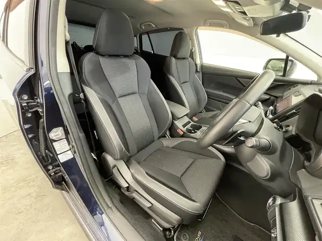 トヨタ ハリアー プレミアム 滋賀県 2019(令1)年 5.1万km ブラック ALPINE10インチナビ/【Bluetooth/CD/DVD/USB/フルセグTV/HDMI】/ALPINEフリップダウンモニター/トヨタセーフティセンス/・プリクラッシュセーフティ/・レーンディパーチャーアラート/・レーダークルーズコントロール/・オートマチックハイビーム/バックカメラ/クリアランスソナー/LEDヘッドライト/ハーフレザーシート/D席パワーシート/前後ドライブレコーダー/電動パーキングブレーキ/オートブレーキホールド/プッシュスタート/スマートキー/ステアリングリモコン/ドアバイザー/純正フロアマット