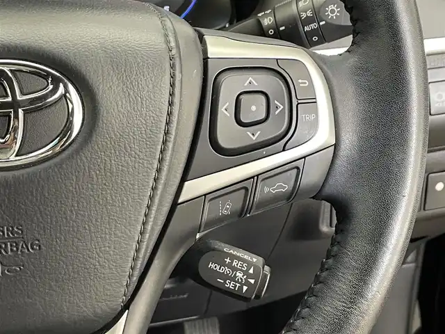 トヨタ ハリアー プレミアム 滋賀県 2019(令1)年 5.1万km ブラック ALPINE10インチナビ/【Bluetooth/CD/DVD/USB/フルセグTV/HDMI】/ALPINEフリップダウンモニター/トヨタセーフティセンス/・プリクラッシュセーフティ/・レーンディパーチャーアラート/・レーダークルーズコントロール/・オートマチックハイビーム/バックカメラ/クリアランスソナー/LEDヘッドライト/ハーフレザーシート/D席パワーシート/前後ドライブレコーダー/電動パーキングブレーキ/オートブレーキホールド/プッシュスタート/スマートキー/ステアリングリモコン/ドアバイザー/純正フロアマット