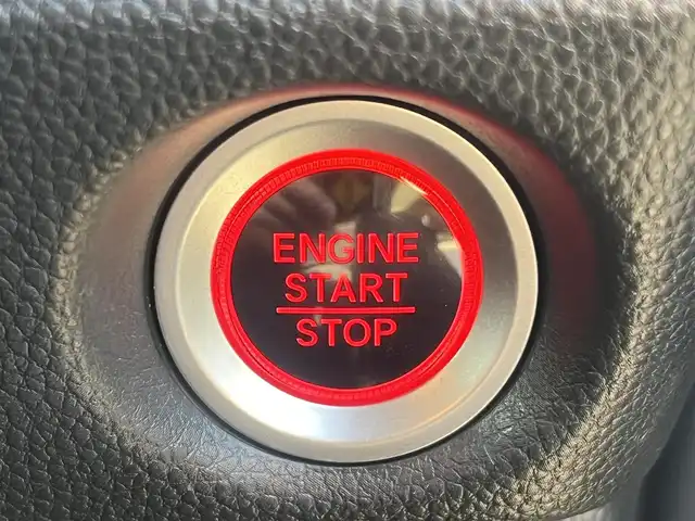 ホンダ Ｎ ＢＯＸ カスタム G EX ホンダセンシング 秋田県 2017(平29)年 7.9万km クリスタルブラックパール ４WD/安全運転支援システムホンダセンシング/衝突軽減ブレーキ/片側パワースライドドア/LEDヘッドライト/純正メモリナビ（DVD/CD再生可能）/フルセグ/バックカメラ/ホンダ純正14インチアルミ（夏タイヤ装着）/スマートキー/アイドリングストップ/プッシュスタート/アダプティブ・クルーズコントロール追従走行有/コーナーセンサー/オートマチックハイビーム/レーンキープアシスト/ステアリングスイッチ/前席シートヒーター/ビルトインETC/純正フロアマット/社外ドアバイザー/オートライト/オートエアコン/パワーステアリング/パワーウィンドウ/横滑り防止/盗難防止装置/寒冷地仕様/電動格納ウィンカーミラー/キーレスエントリー/保証書/取扱説明書/記録簿/スペアキー２本以上有