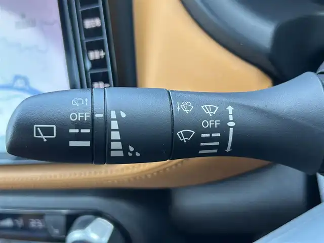 日産 キックス X ツートーンインテリアED 島根県 2021(令3)年 5.4万km ブリリアントホワイトパール/ピュアブラック 2トーン 登録時走行距離53340km/プロパイロット/純正SDナビ【CD/DVD/Bluetooth】/フルセグテレビ/アラウンドビューモニター/衝突軽減ブレーキ/レーダークルーズコントロール/レーンキープアシススト/デジタルインナーミラー/プッシュスタート/インテリジェントキー（スペアインテリジェント×１）/ステアリングスイッチ/前席シートヒーター/ハンドルヒーター/ETC/純正17インチAW