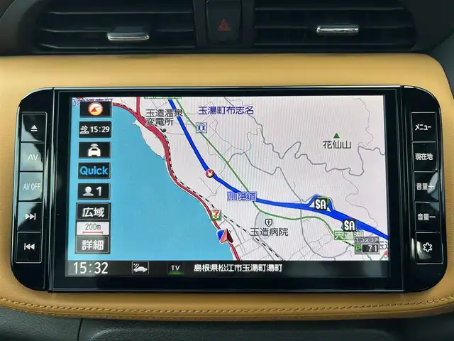 日産 キックス X ツートーンインテリアED 島根県 2021(令3)年 5.4万km ブリリアントホワイトパール/ピュアブラック 2トーン 登録時走行距離53340km/プロパイロット/純正SDナビ【CD/DVD/Bluetooth】/フルセグテレビ/アラウンドビューモニター/衝突軽減ブレーキ/レーダークルーズコントロール/レーンキープアシススト/デジタルインナーミラー/プッシュスタート/インテリジェントキー（スペアインテリジェント×１）/ステアリングスイッチ/前席シートヒーター/ハンドルヒーター/ETC/純正17インチAW