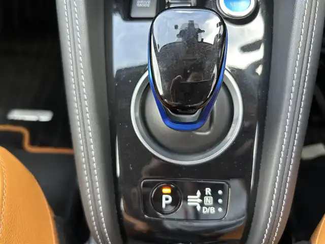 日産 キックス X ツートーンインテリアED 島根県 2021(令3)年 5.4万km ブリリアントホワイトパール/ピュアブラック 2トーン 登録時走行距離53340km/プロパイロット/純正SDナビ【CD/DVD/Bluetooth】/フルセグテレビ/アラウンドビューモニター/衝突軽減ブレーキ/レーダークルーズコントロール/レーンキープアシススト/デジタルインナーミラー/プッシュスタート/インテリジェントキー（スペアインテリジェント×１）/ステアリングスイッチ/前席シートヒーター/ハンドルヒーター/ETC/純正17インチAW