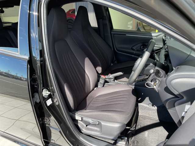 トヨタ ヤリス X 愛知県 2020(令2)年 3.8万km ブラック 純正ディズプレイオーディオ　ナビ機能なし/LEDヘッドライト/レーンキープアシスト/オートライト/ドライブレコーダー/ETC/衝突軽減システム/Bluetooth/ステアリングスイッチ/スマートキー/プッシュスタート