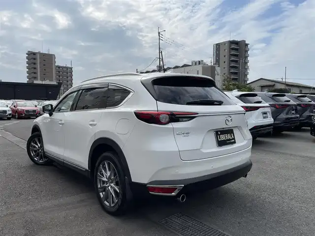 マツダ ＣＸ－８ XD Lパッケージ 大分県 2018(平30)年 8.9万km スノーフレイクホワイトパールマイカ ・ワンオーナー/・スマートキー/・プッシュスタート/・スマートブレーキサポート/・ブラインドスポットモニター/・レーンキープアシスト/・交通標識認識/・アテンションアラート/・パーキングセンサー/・アクティブLEDヘッドライト/・クルーズコントロール(追従式)/・黒革シート/・前席パワーシート/・４席シートヒーター/・ハンドルヒーター/・純正メモリナビ/　【DVD・Bluetooth・USB】/・フルセグTV/・全方位カメラ/・ヘッドアップディスプレイ/・ETC/・ドライブレコーダー(前方録画)/・パワーバックドア/・LEDヘッドランプ/・LEDフォグランプ/・デイライト/・純正マット/・純正バイザー/・保証書/取説