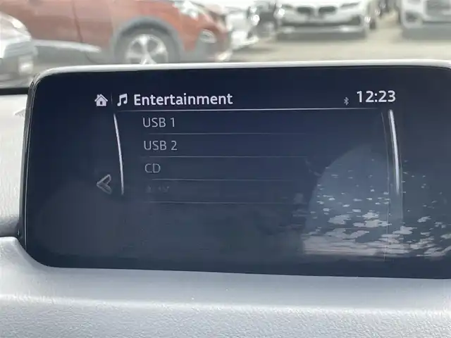 マツダ ＣＸ－８ XD Lパッケージ 大分県 2018(平30)年 8.9万km スノーフレイクホワイトパールマイカ ・ワンオーナー/・スマートキー/・プッシュスタート/・スマートブレーキサポート/・ブラインドスポットモニター/・レーンキープアシスト/・交通標識認識/・アテンションアラート/・パーキングセンサー/・アクティブLEDヘッドライト/・クルーズコントロール(追従式)/・黒革シート/・前席パワーシート/・４席シートヒーター/・ハンドルヒーター/・純正メモリナビ/　【DVD・Bluetooth・USB】/・フルセグTV/・全方位カメラ/・ヘッドアップディスプレイ/・ETC/・ドライブレコーダー(前方録画)/・パワーバックドア/・LEDヘッドランプ/・LEDフォグランプ/・デイライト/・純正マット/・純正バイザー/・保証書/取説