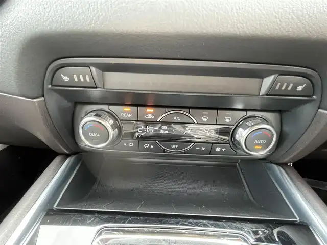 マツダ ＣＸ－８ XD Lパッケージ 大分県 2018(平30)年 8.9万km スノーフレイクホワイトパールマイカ ・ワンオーナー/・スマートキー/・プッシュスタート/・スマートブレーキサポート/・ブラインドスポットモニター/・レーンキープアシスト/・交通標識認識/・アテンションアラート/・パーキングセンサー/・アクティブLEDヘッドライト/・クルーズコントロール(追従式)/・黒革シート/・前席パワーシート/・４席シートヒーター/・ハンドルヒーター/・純正メモリナビ/　【DVD・Bluetooth・USB】/・フルセグTV/・全方位カメラ/・ヘッドアップディスプレイ/・ETC/・ドライブレコーダー(前方録画)/・パワーバックドア/・LEDヘッドランプ/・LEDフォグランプ/・デイライト/・純正マット/・純正バイザー/・保証書/取説