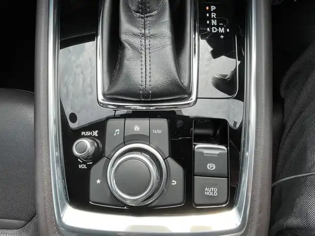 マツダ ＣＸ－８ XD Lパッケージ 大分県 2018(平30)年 8.9万km スノーフレイクホワイトパールマイカ ・ワンオーナー/・スマートキー/・プッシュスタート/・スマートブレーキサポート/・ブラインドスポットモニター/・レーンキープアシスト/・交通標識認識/・アテンションアラート/・パーキングセンサー/・アクティブLEDヘッドライト/・クルーズコントロール(追従式)/・黒革シート/・前席パワーシート/・４席シートヒーター/・ハンドルヒーター/・純正メモリナビ/　【DVD・Bluetooth・USB】/・フルセグTV/・全方位カメラ/・ヘッドアップディスプレイ/・ETC/・ドライブレコーダー(前方録画)/・パワーバックドア/・LEDヘッドランプ/・LEDフォグランプ/・デイライト/・純正マット/・純正バイザー/・保証書/取説